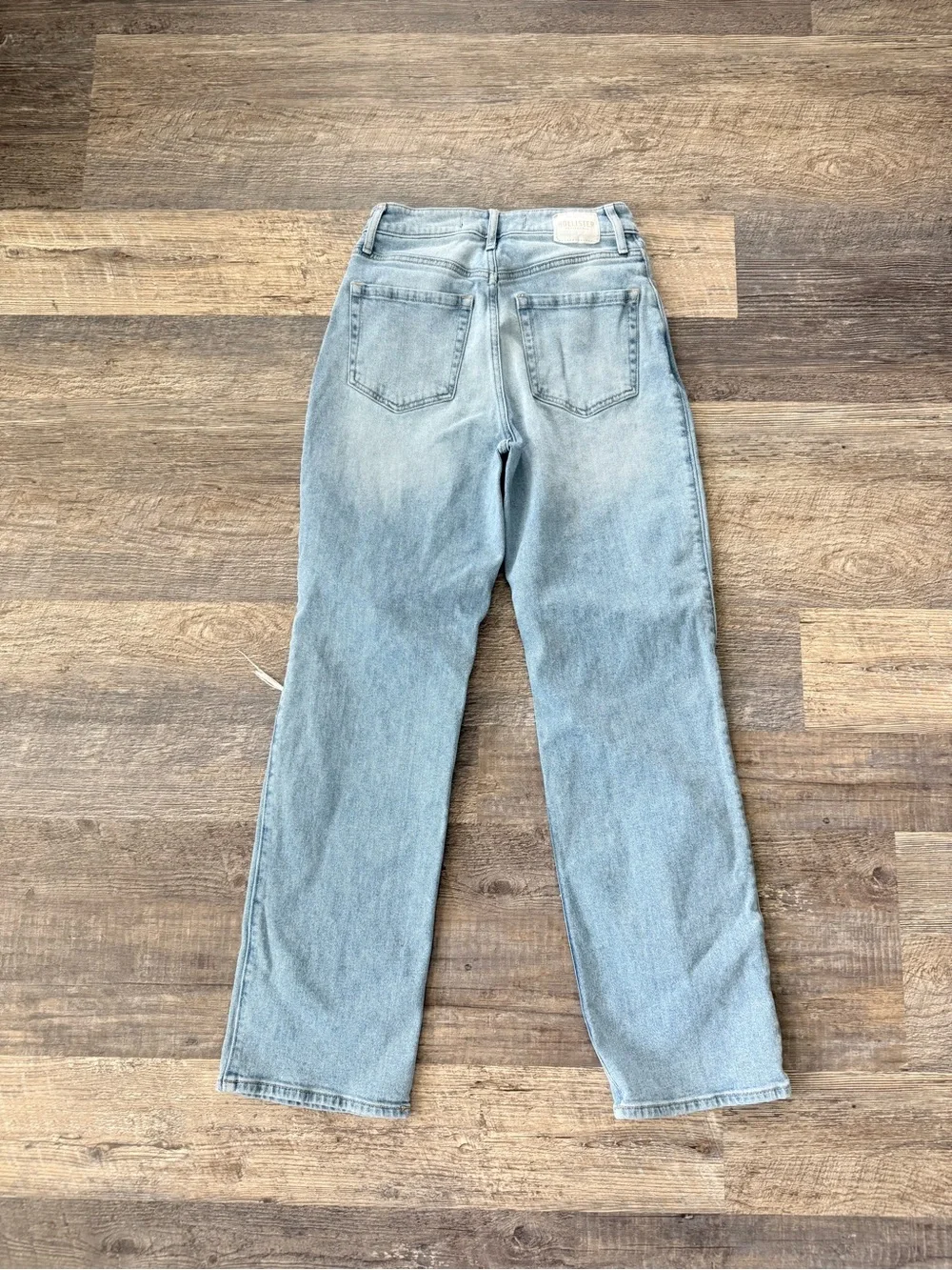 Hollister Ultra High Rise Dad Jeans Light Wash Distressed 27 5R